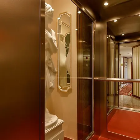 Hotel Alfred 3*