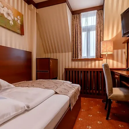 Alfred Hotel 3*